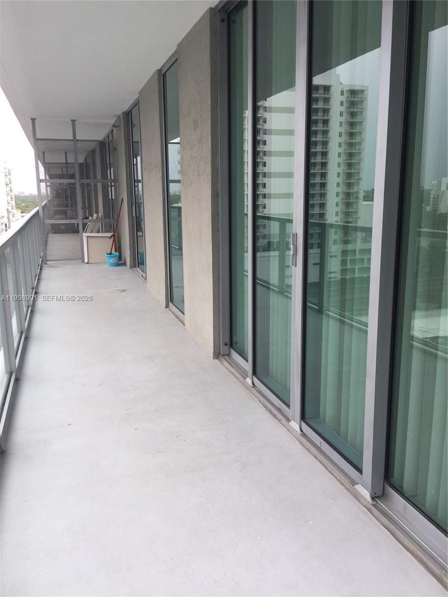 79 SW 12th St #1406-S, Miami FL 33130