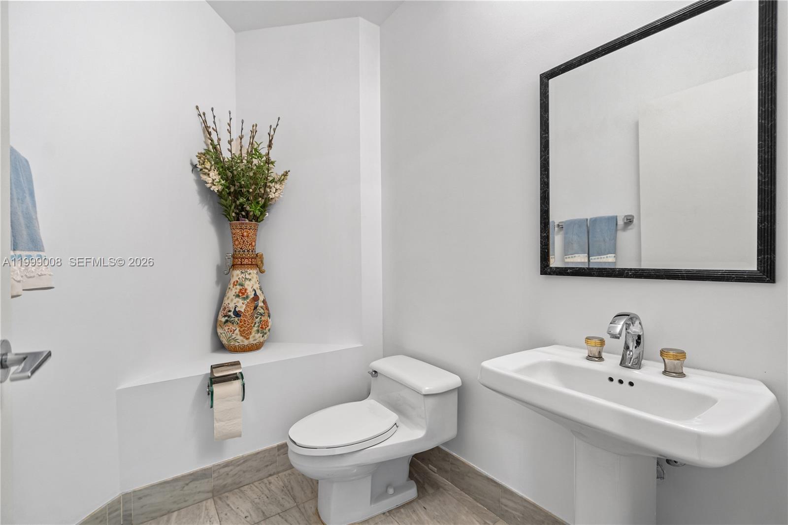 3802 NE 207th St #2704, Aventura FL 33180