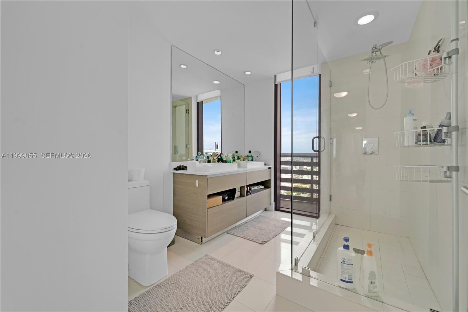 460 NE 28th St #3201, Miami FL 33137