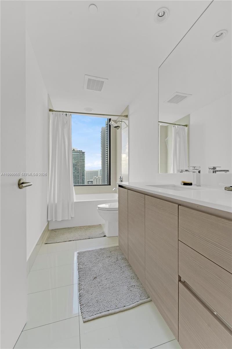 460 NE 28th St #3201, Miami FL 33137