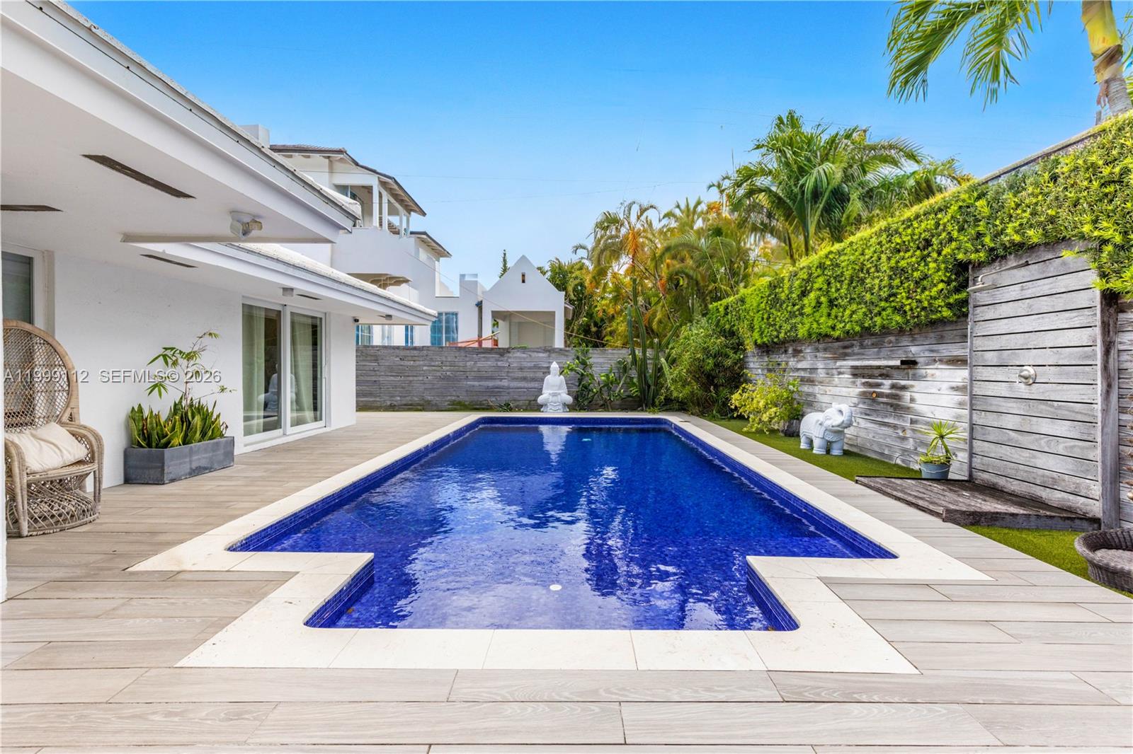 524 Warren Ln, Key Biscayne FL 33149