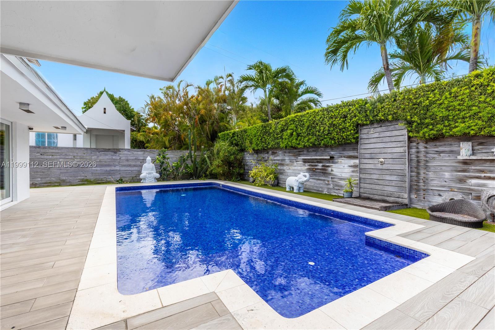 524 Warren Ln, Key Biscayne FL 33149