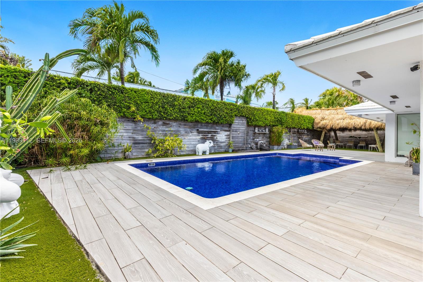 524 Warren Ln, Key Biscayne FL 33149