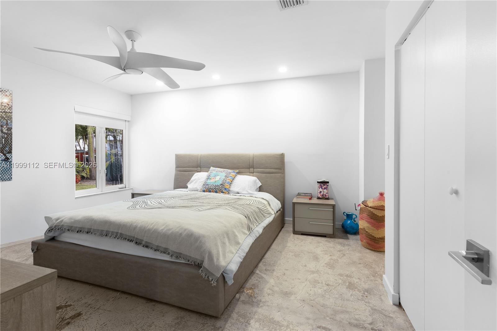 524 Warren Ln, Key Biscayne FL 33149