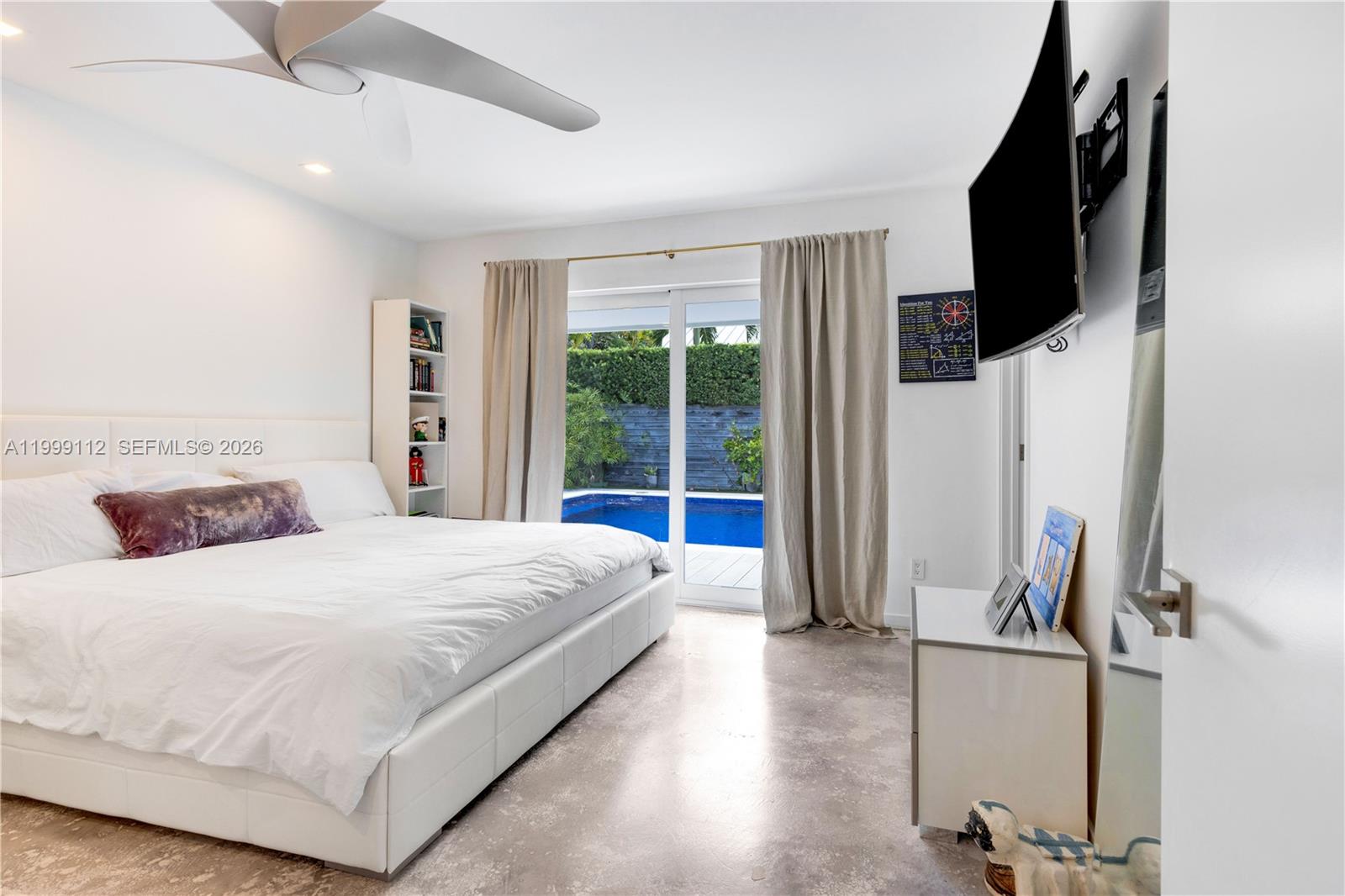 524 Warren Ln, Key Biscayne FL 33149