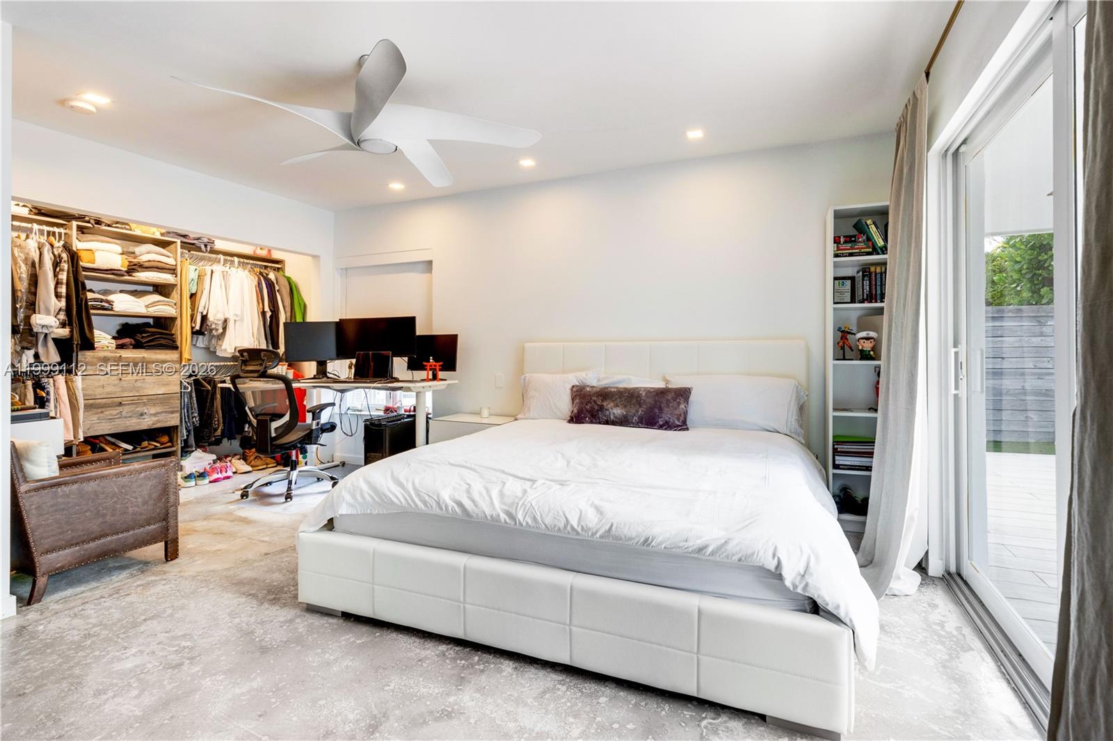 524 Warren Ln, Key Biscayne FL 33149