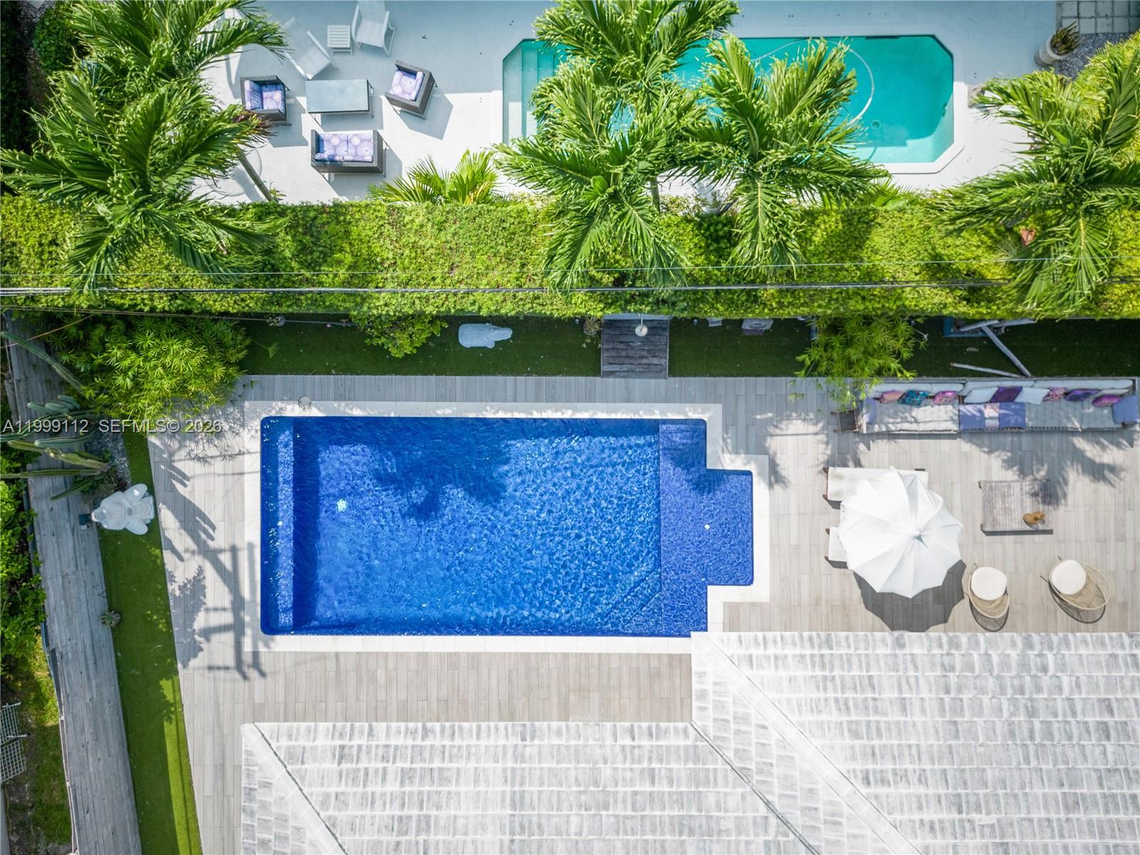 524 Warren Ln, Key Biscayne FL 33149