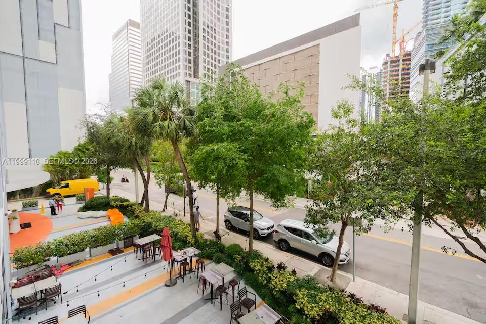 31 SE 6th St #301, Miami FL 33131