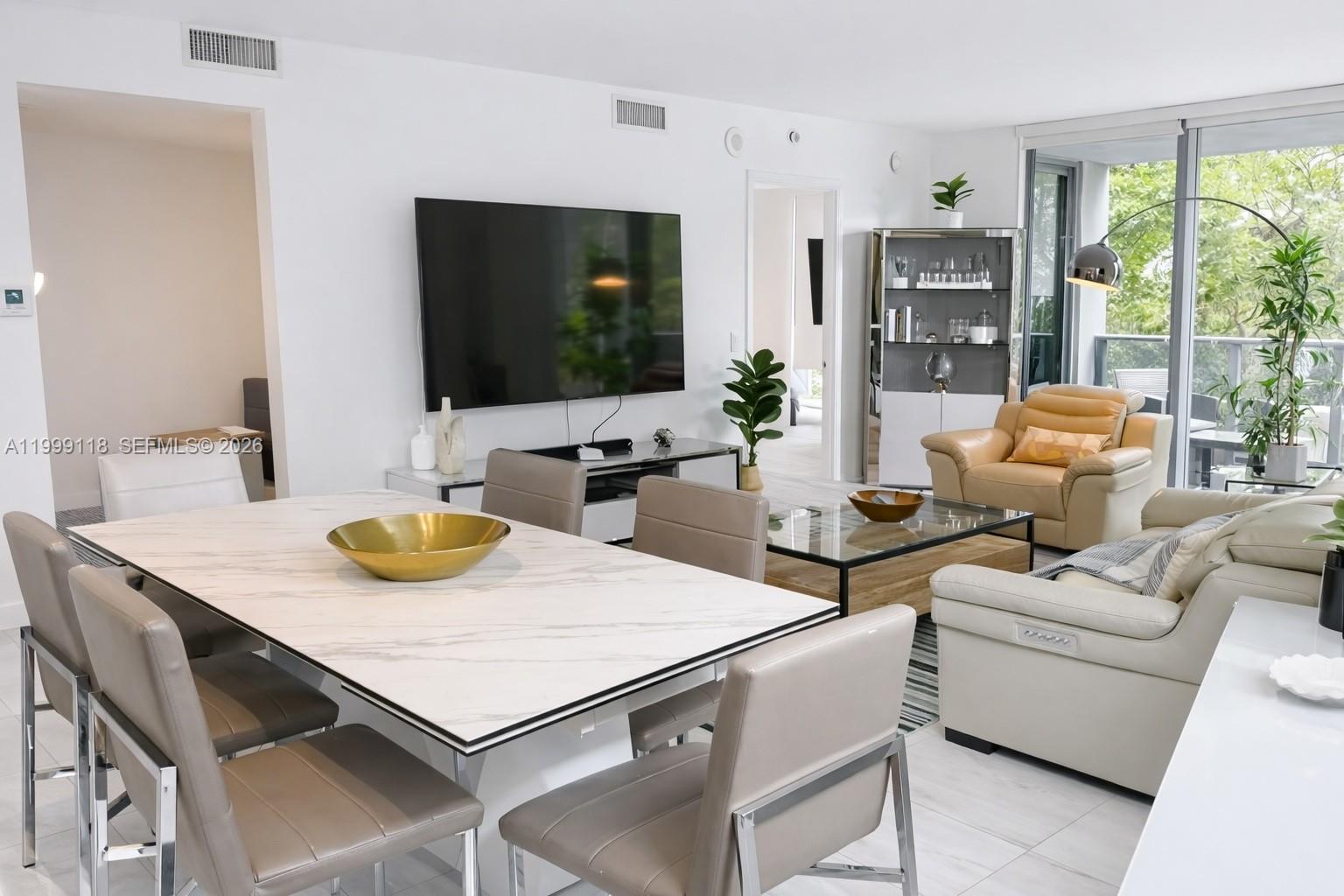 31 SE 6th St #301, Miami FL 33131