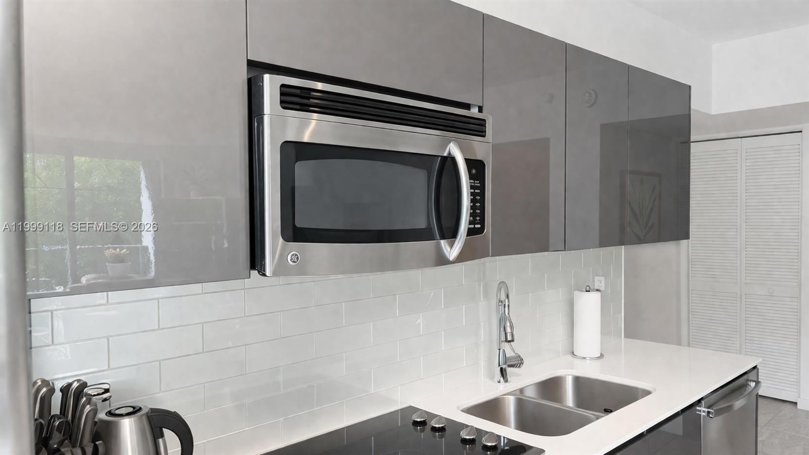 31 SE 6th St #301, Miami FL 33131