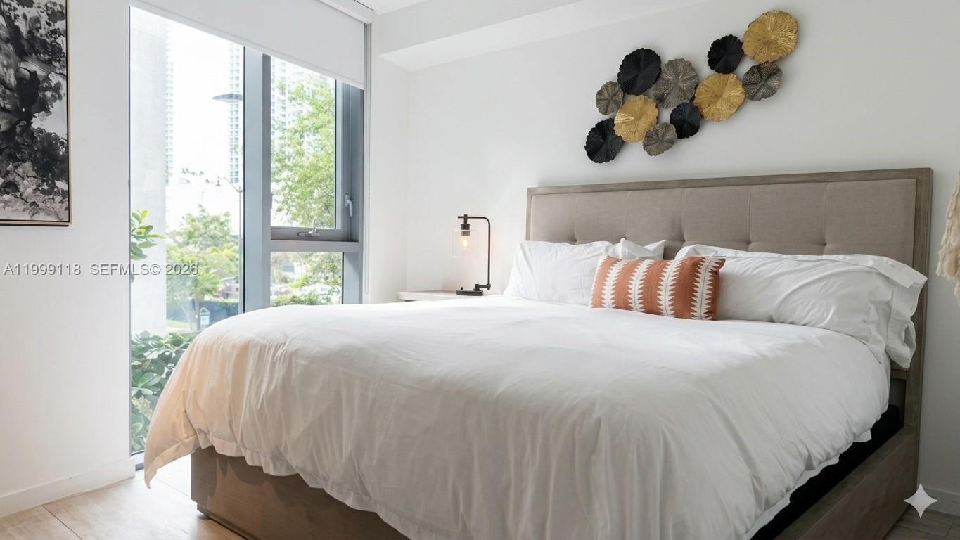 31 SE 6th St #301, Miami FL 33131