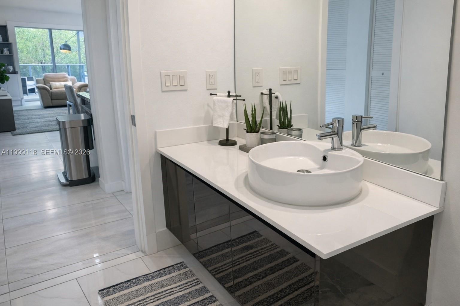 31 SE 6th St #301, Miami FL 33131
