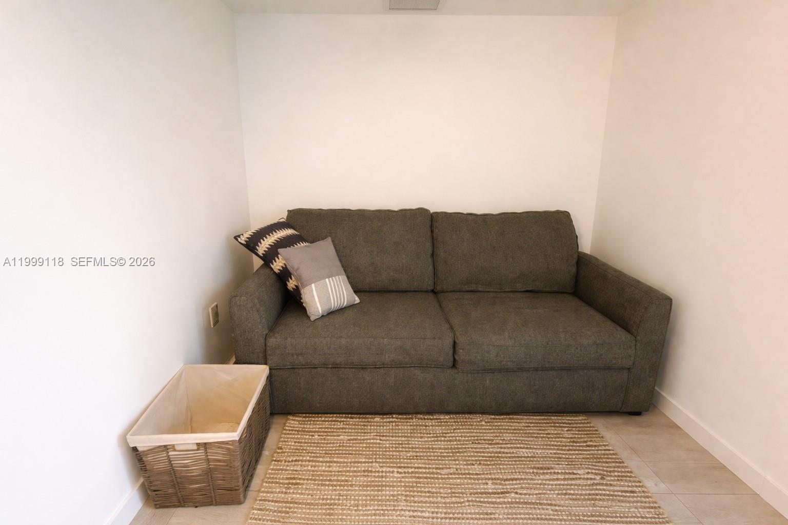 31 SE 6th St #301, Miami FL 33131