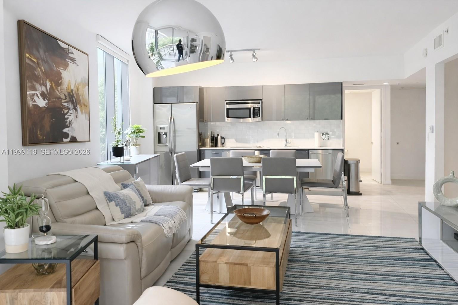 31 SE 6th St #301, Miami FL 33131