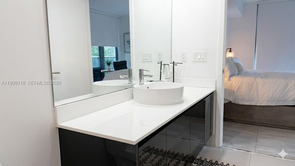 31 SE 6th St #301, Miami FL 33131