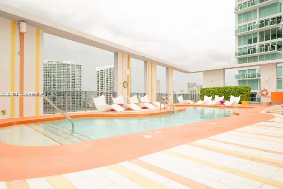 31 SE 6th St #301, Miami FL 33131