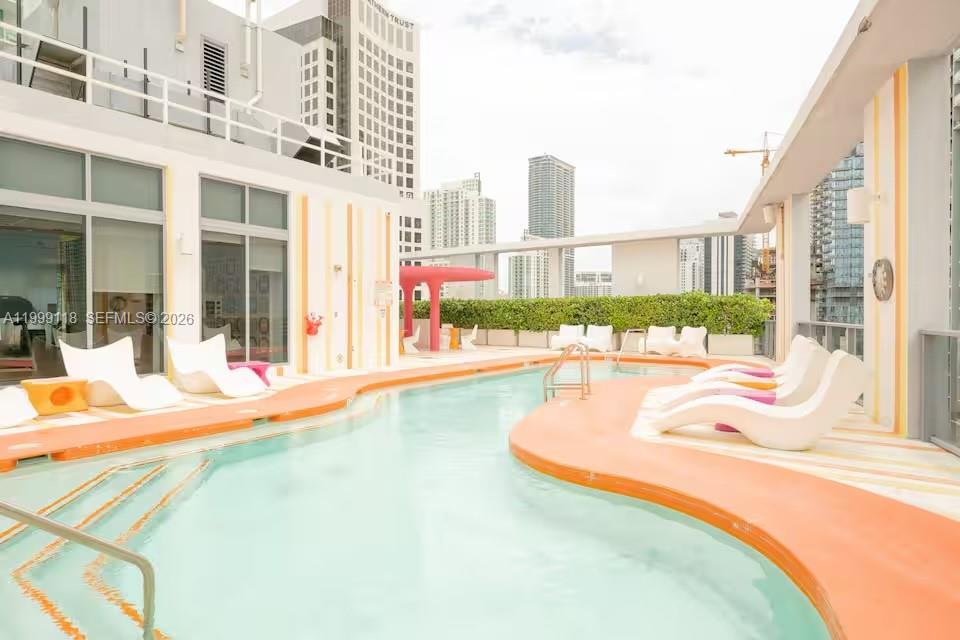 31 SE 6th St #301, Miami FL 33131