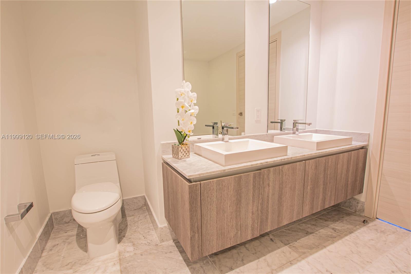 801 S Miami Ave #5006, Miami FL 33130