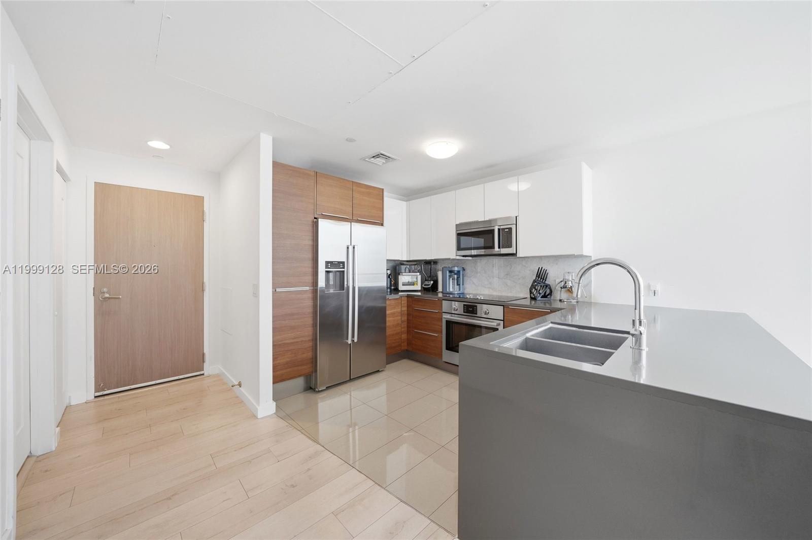 601 NE 27th St #1508, Miami FL 33137