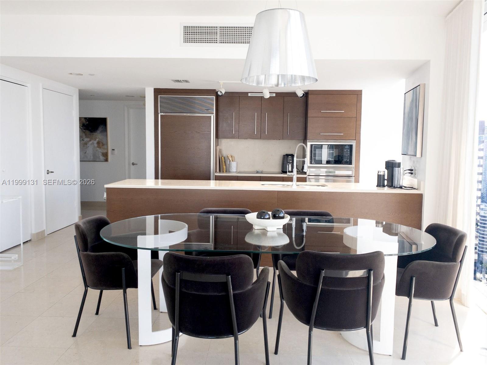 475 Brickell Ave #3915, Miami FL 33131