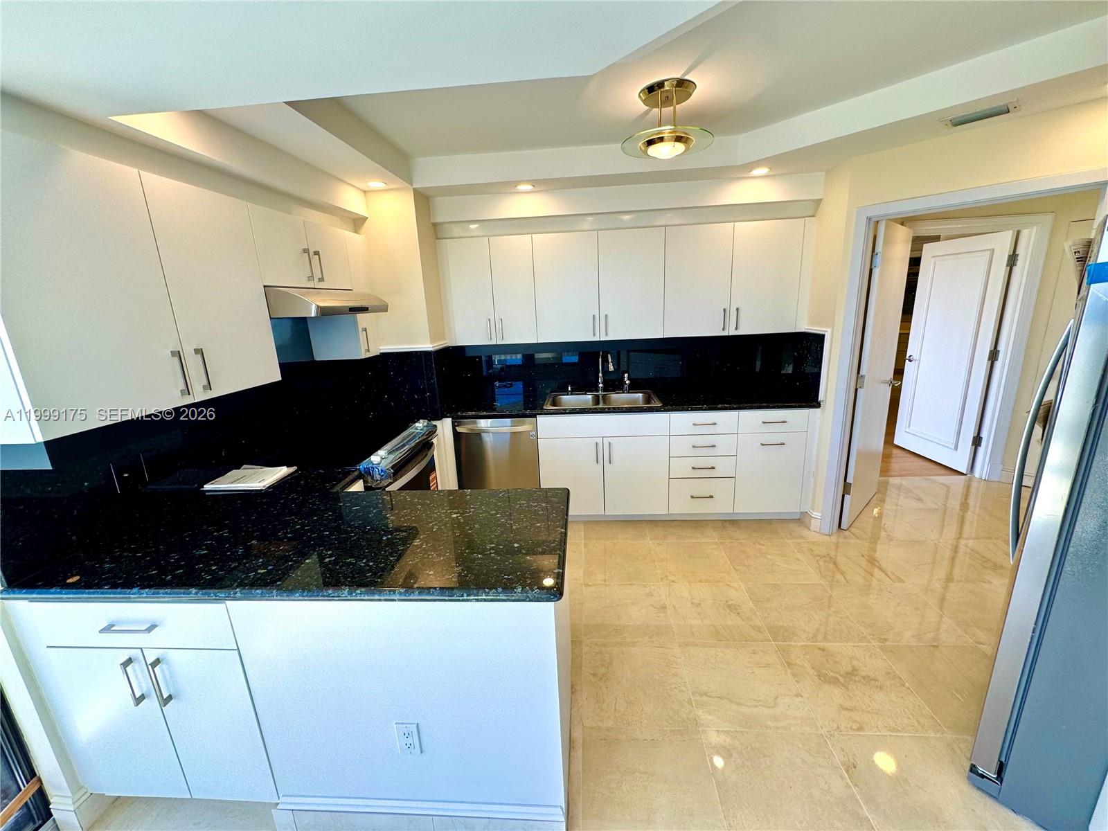2000 Island Blvd #1801, Aventura FL 33160