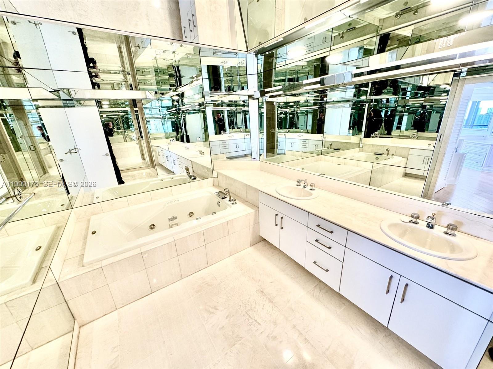 2000 Island Blvd #1801, Aventura FL 33160