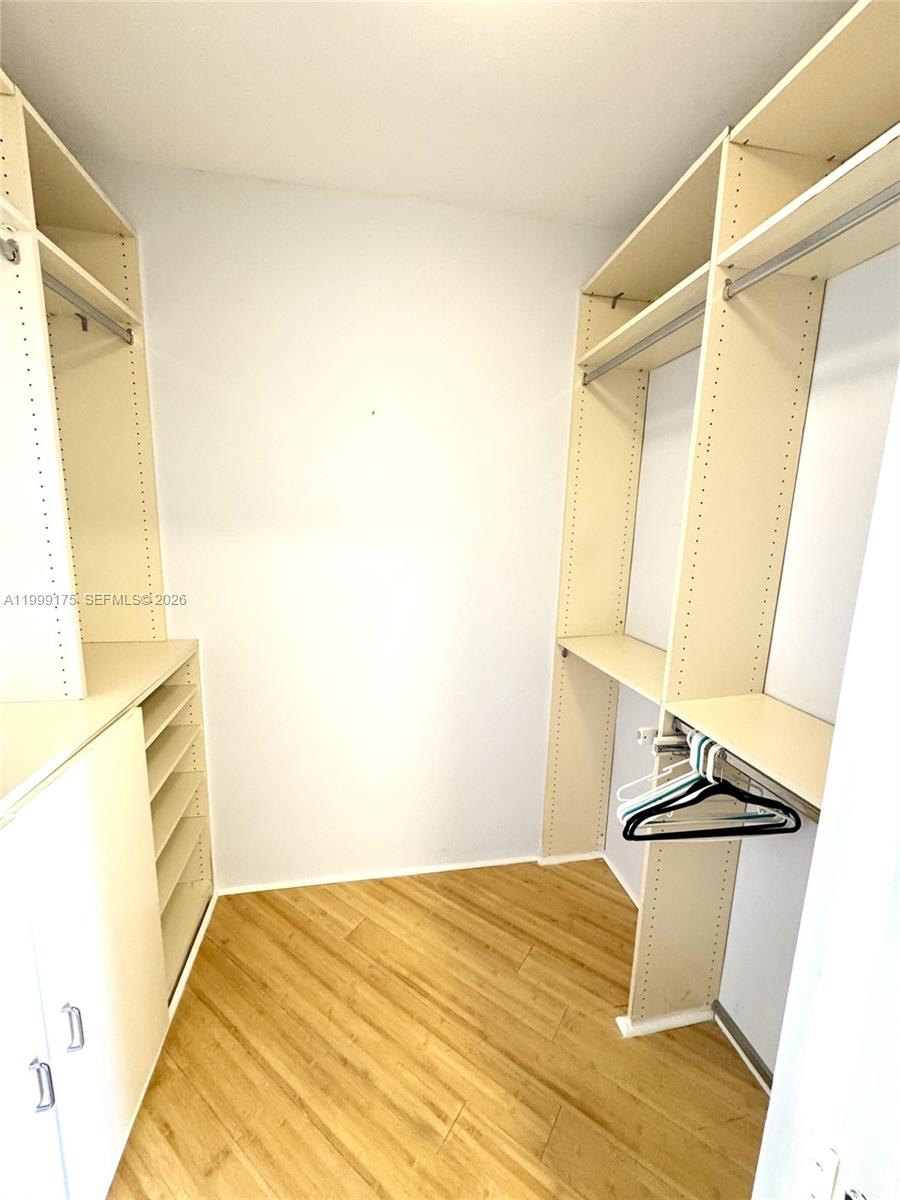 2000 Island Blvd #1801, Aventura FL 33160