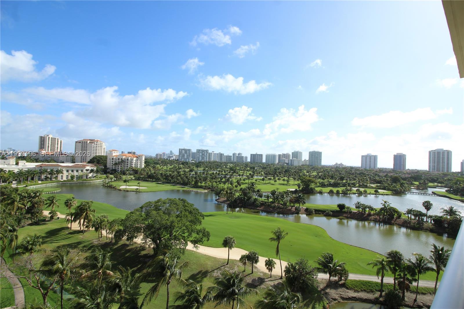 19501 W Country Club Dr #1014, Aventura FL 33180