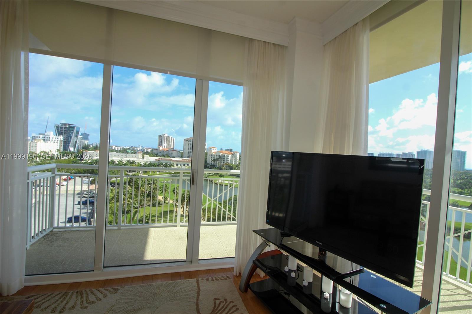 19501 W Country Club Dr #1014, Aventura FL 33180