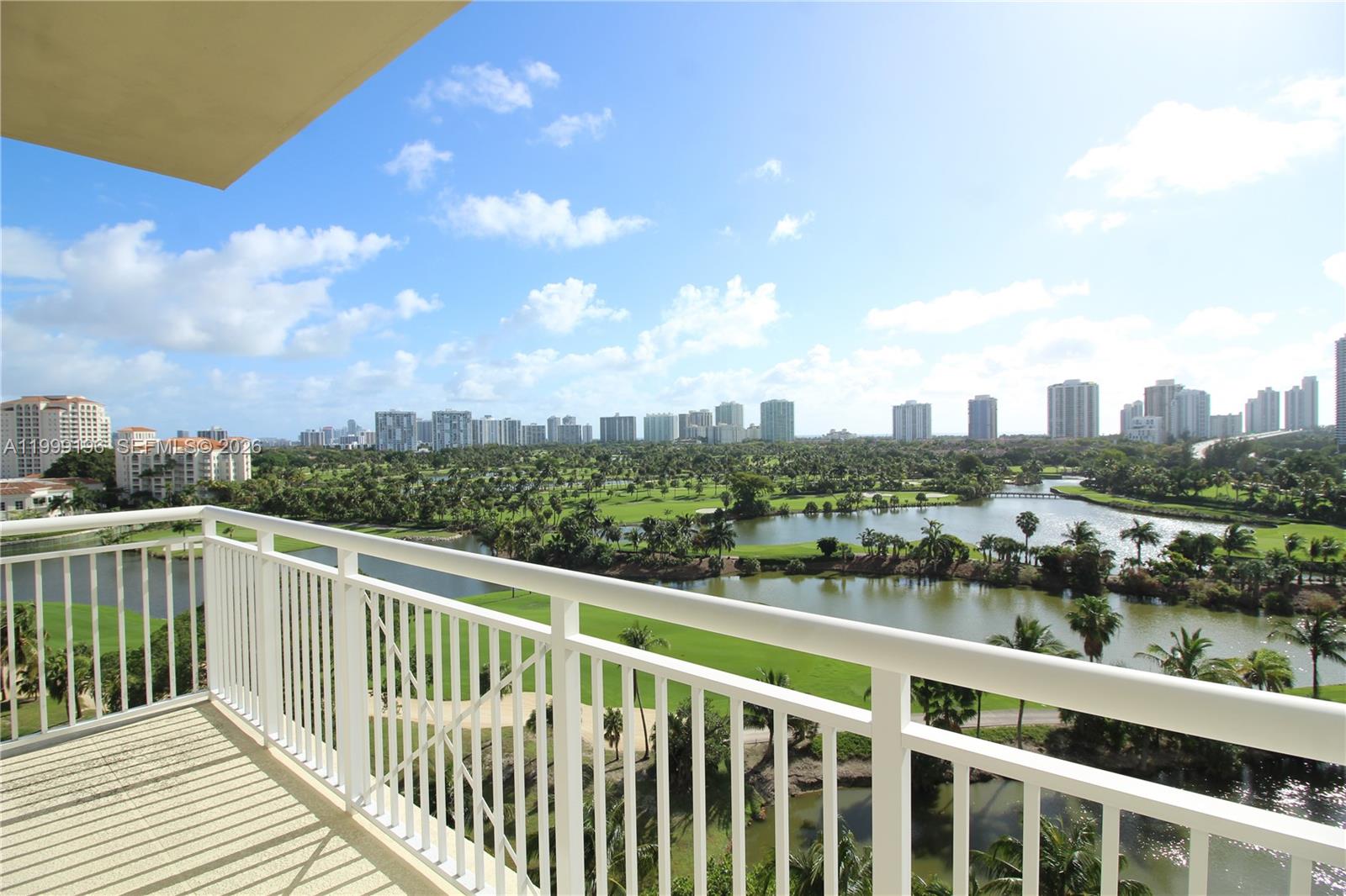 19501 W Country Club Dr #1014, Aventura FL 33180
