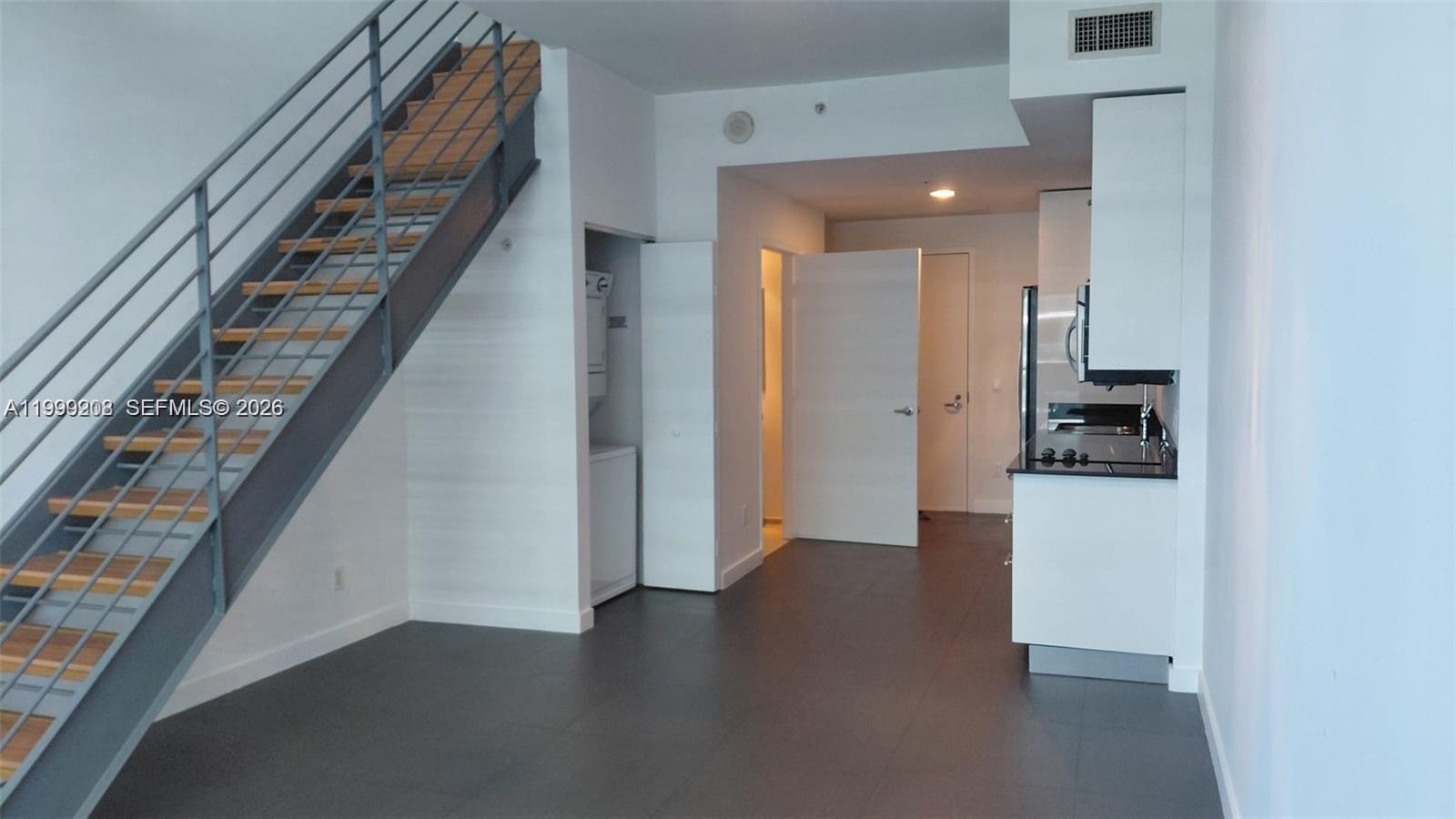 60 SW 13th St #2612, Miami FL 33130