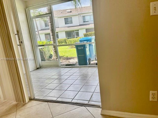 16648 Hemingway Dr, Weston FL 33326