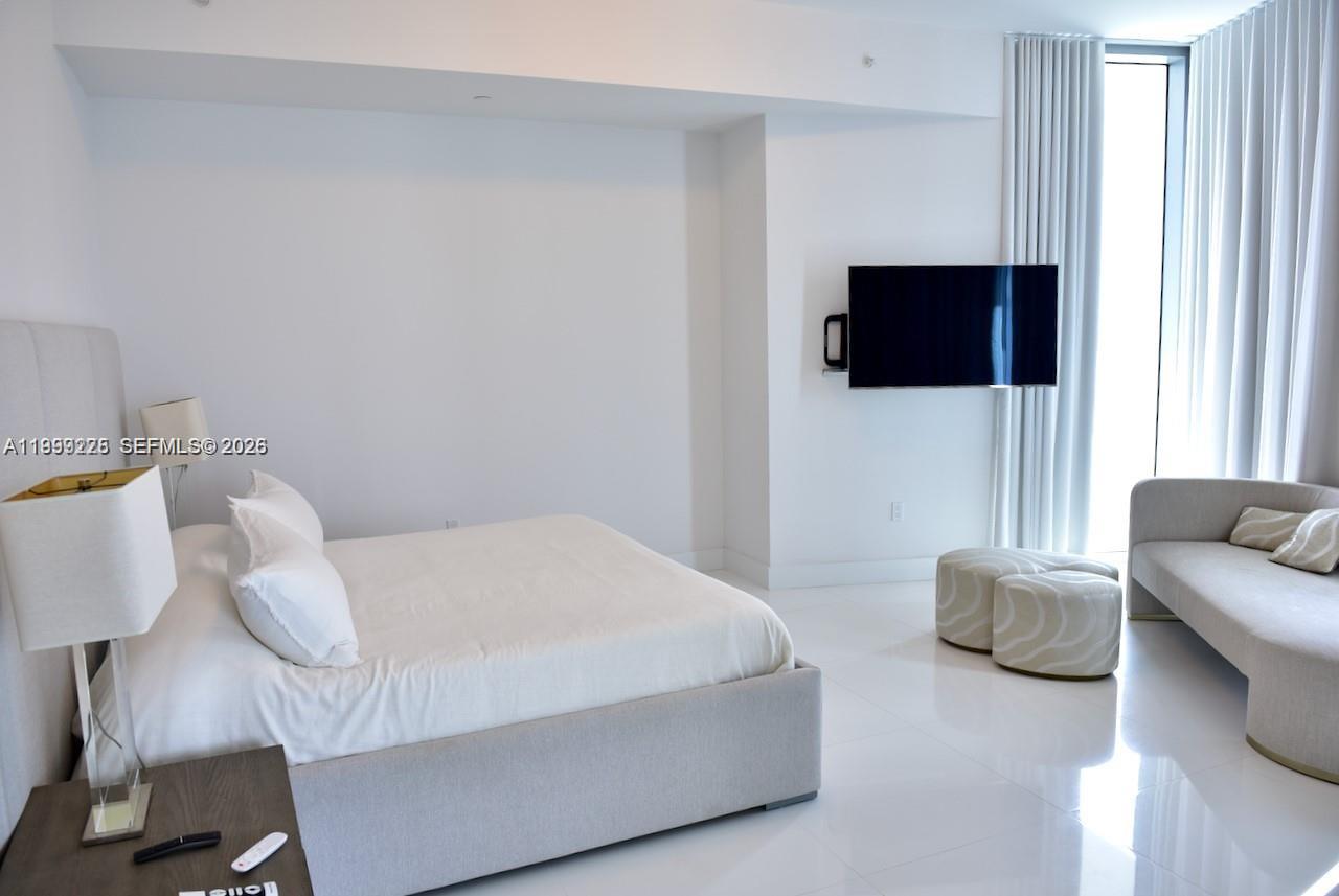 17475 Collins Ave #2802, Sunny Isles Beach FL 33160