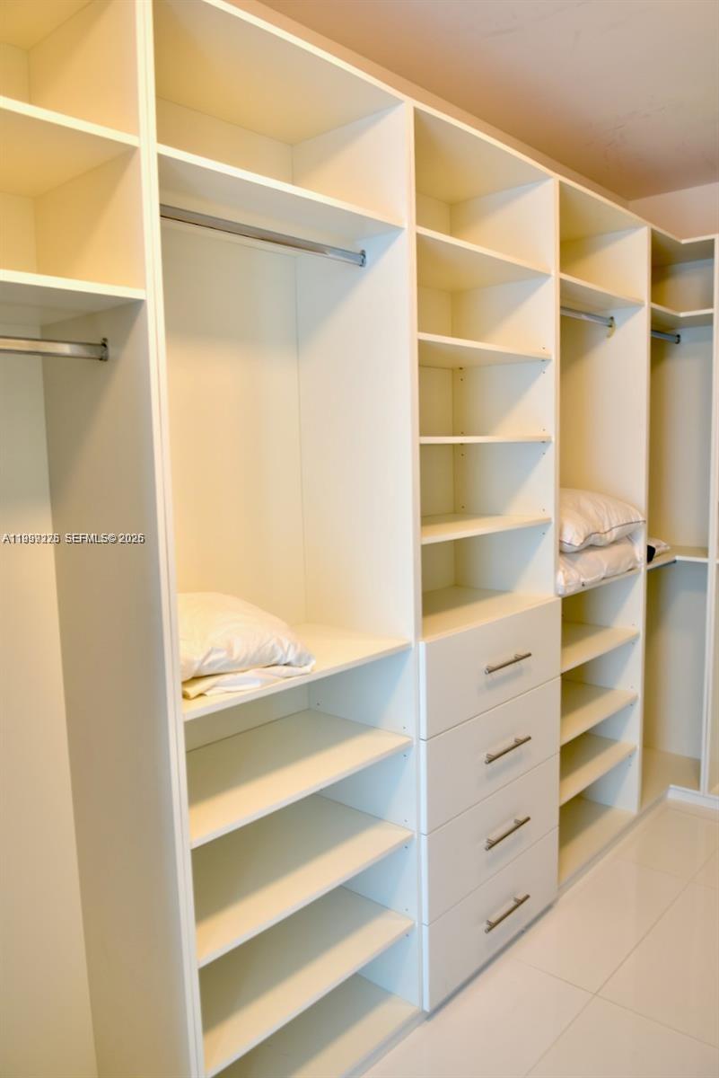 17475 Collins Ave #2802, Sunny Isles Beach FL 33160