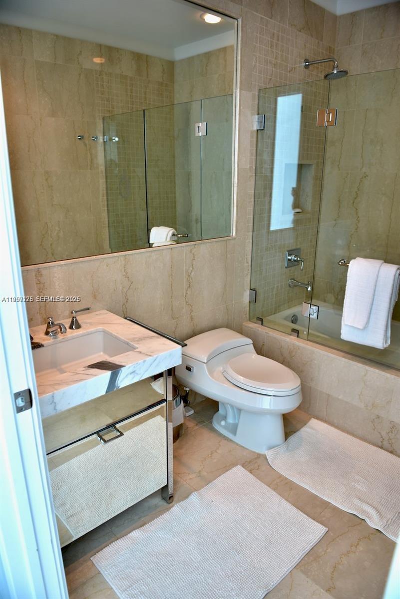 17475 Collins Ave #2802, Sunny Isles Beach FL 33160