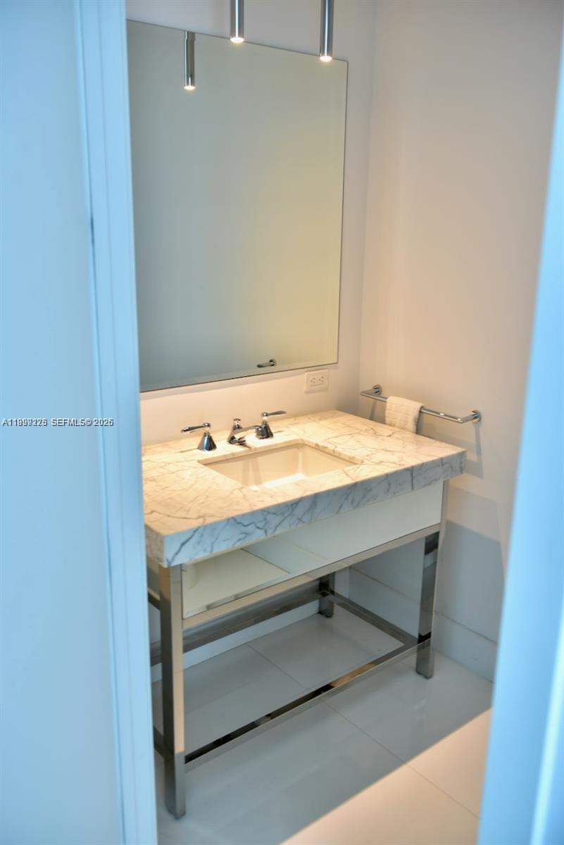 17475 Collins Ave #2802, Sunny Isles Beach FL 33160