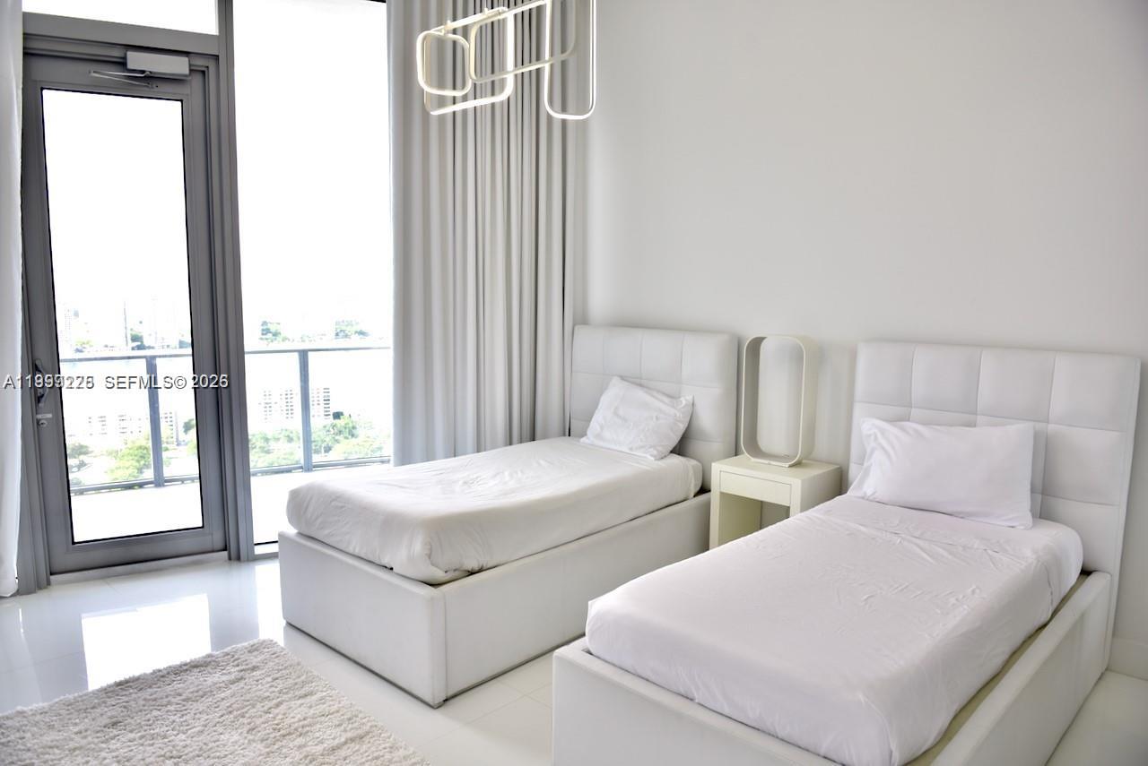 17475 Collins Ave #2802, Sunny Isles Beach FL 33160