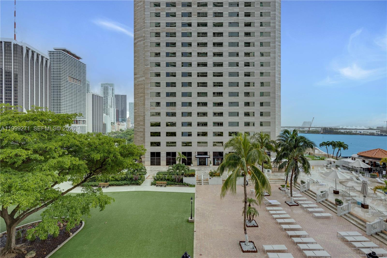 335 S Biscayne Blvd #1004, Miami FL 33131