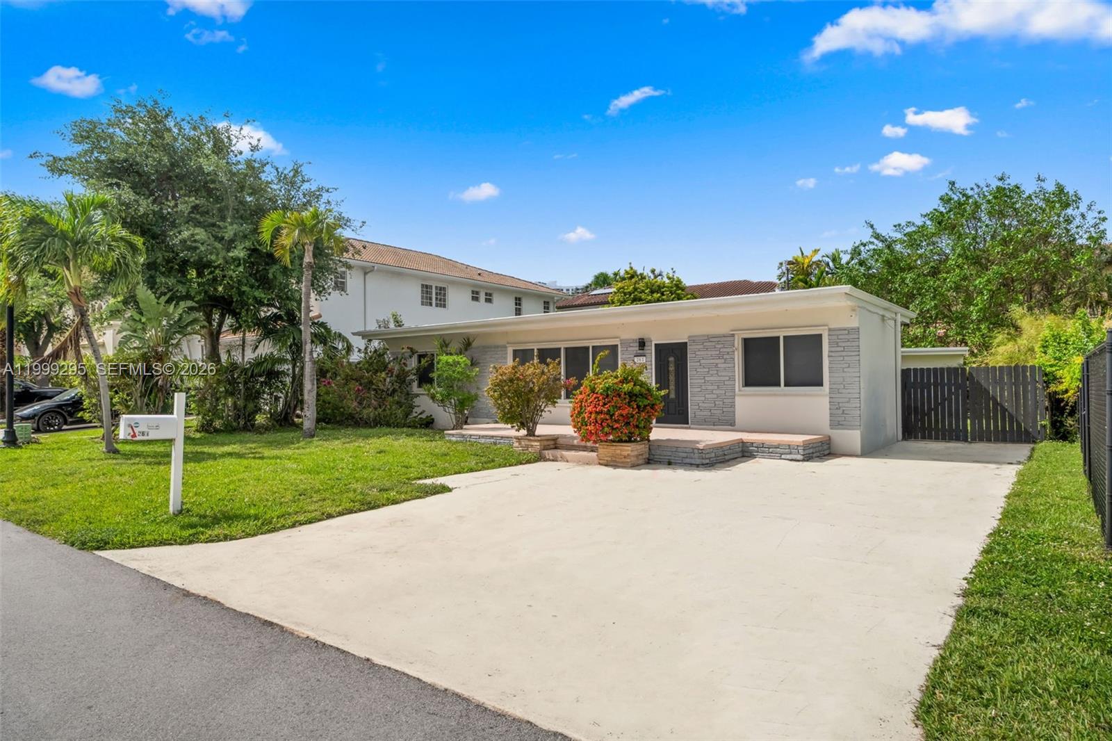 261 188th St #261, Sunny Isles Beach FL 33160