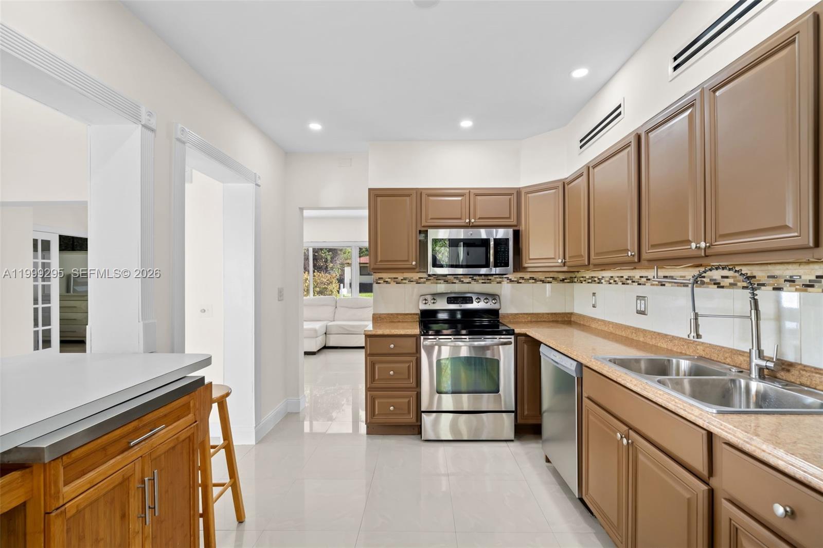 261 188th St #261, Sunny Isles Beach FL 33160