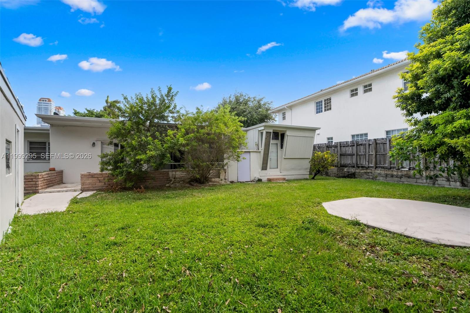 261 188th St #261, Sunny Isles Beach FL 33160