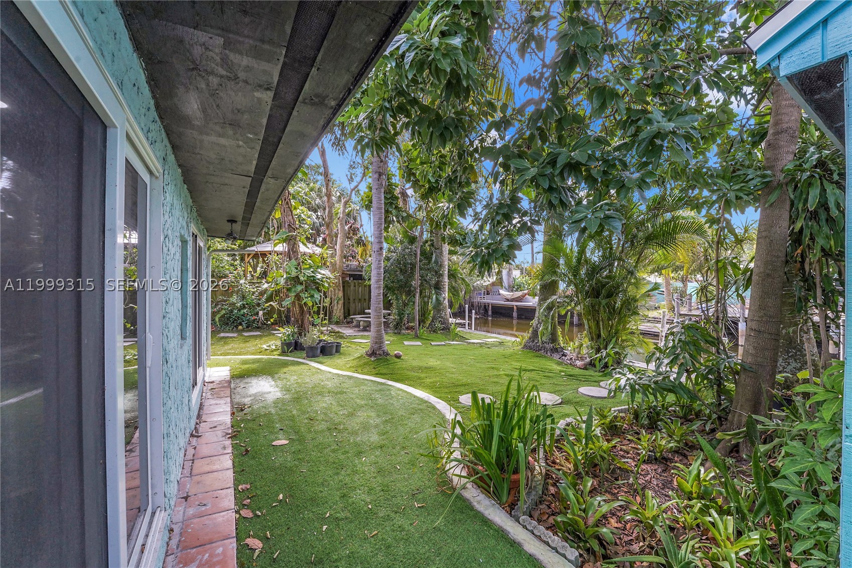 1137 SW 8th Ave, Fort Lauderdale FL 33315