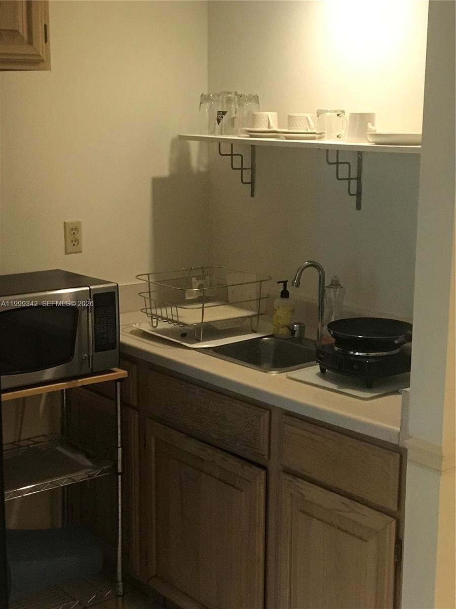 1280 S Alhambra Cir #1111B, Coral Gables FL 33146
