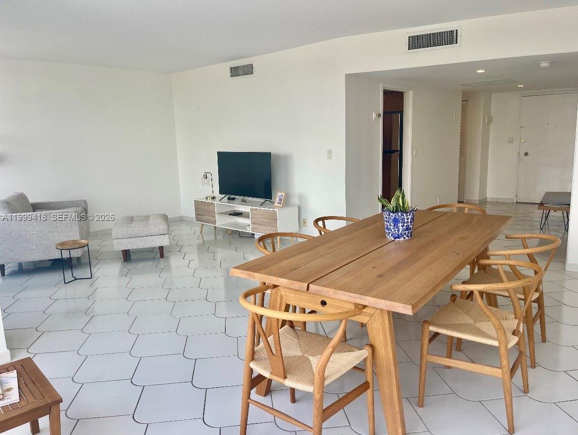 900 Bay Dr #311, Miami Beach FL 33141