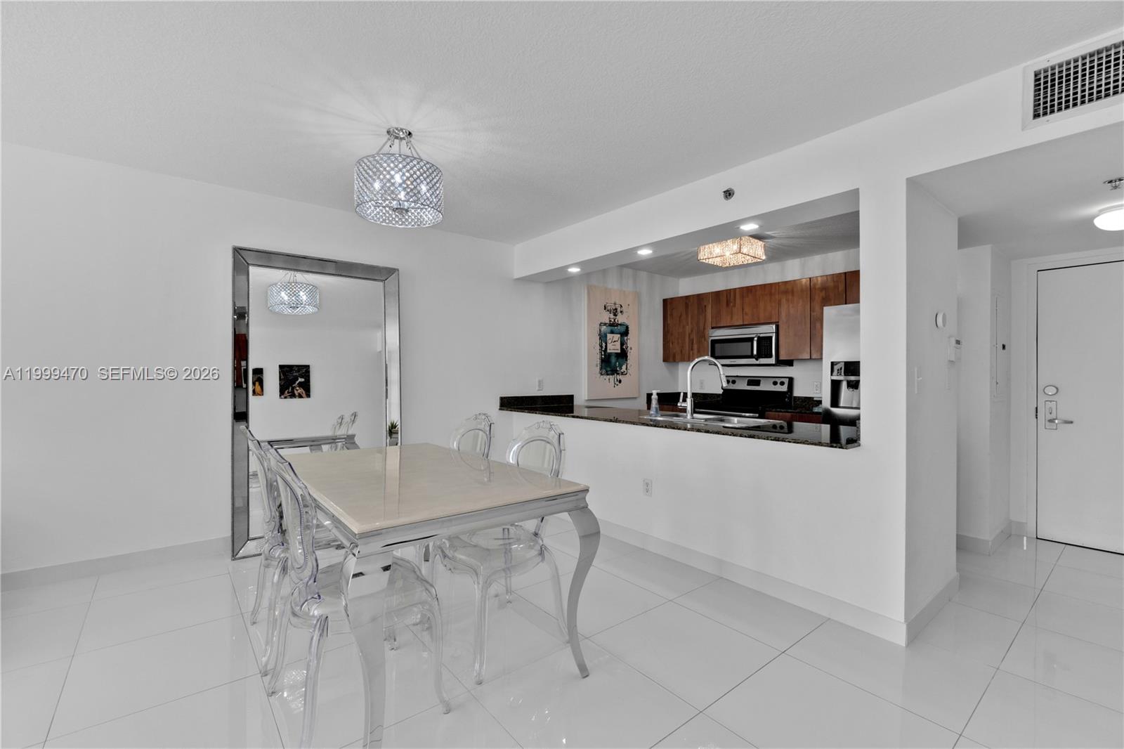 1200 Brickell Bay Dr #2017, Miami FL 33131