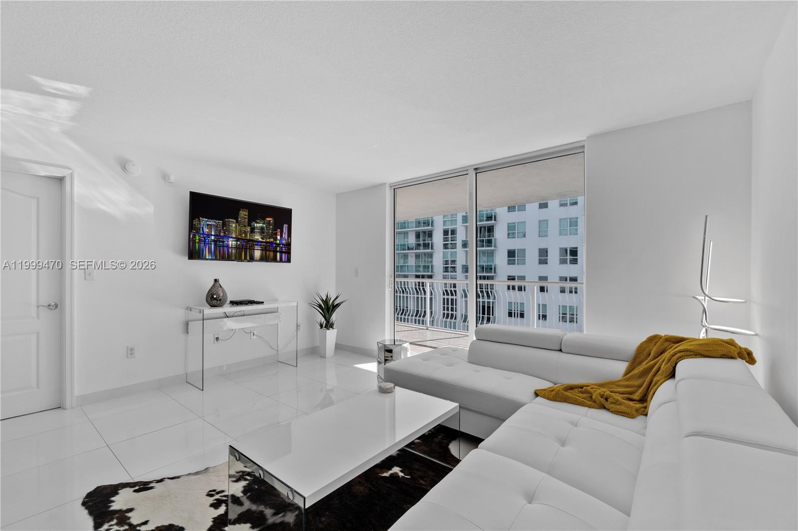 1200 Brickell Bay Dr #2017, Miami FL 33131