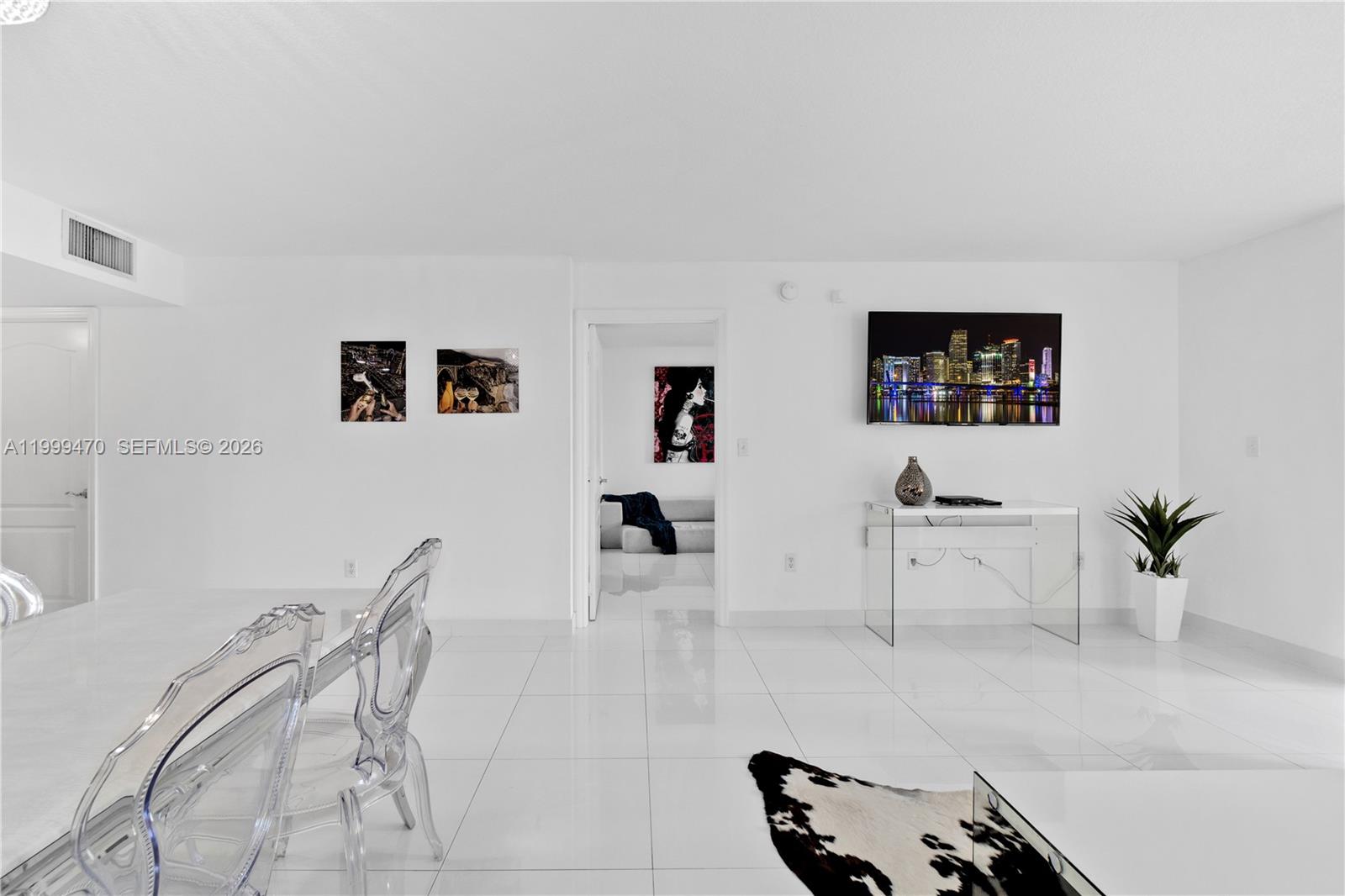 1200 Brickell Bay Dr #2017, Miami FL 33131