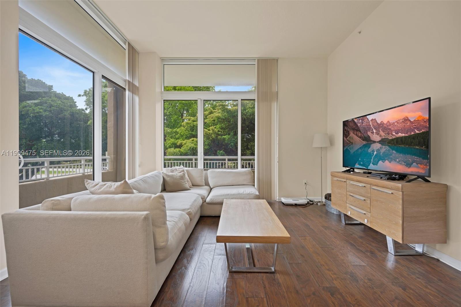 19501 W Country Club Dr #208, Aventura FL 33180