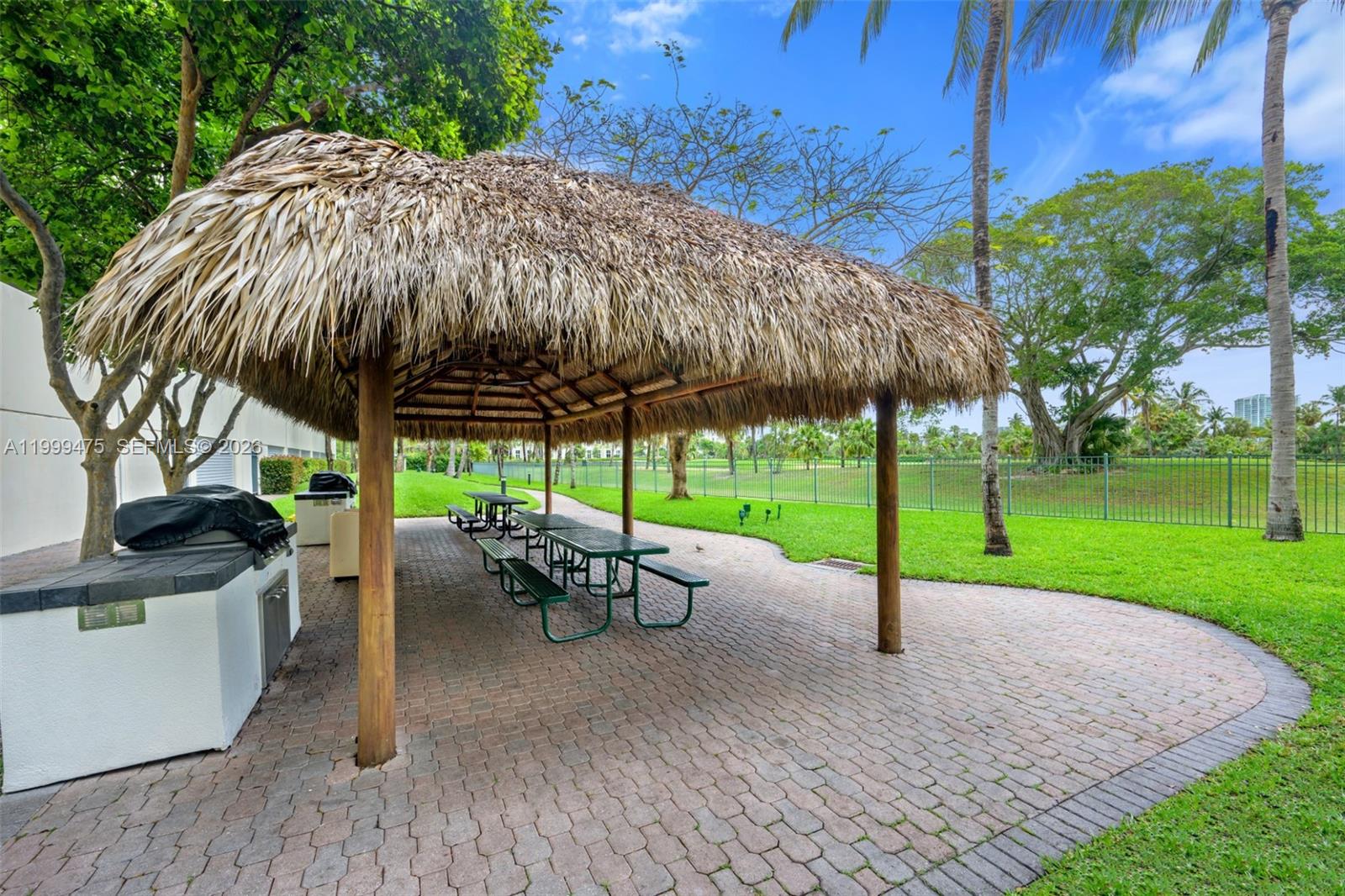 19501 W Country Club Dr #208, Aventura FL 33180