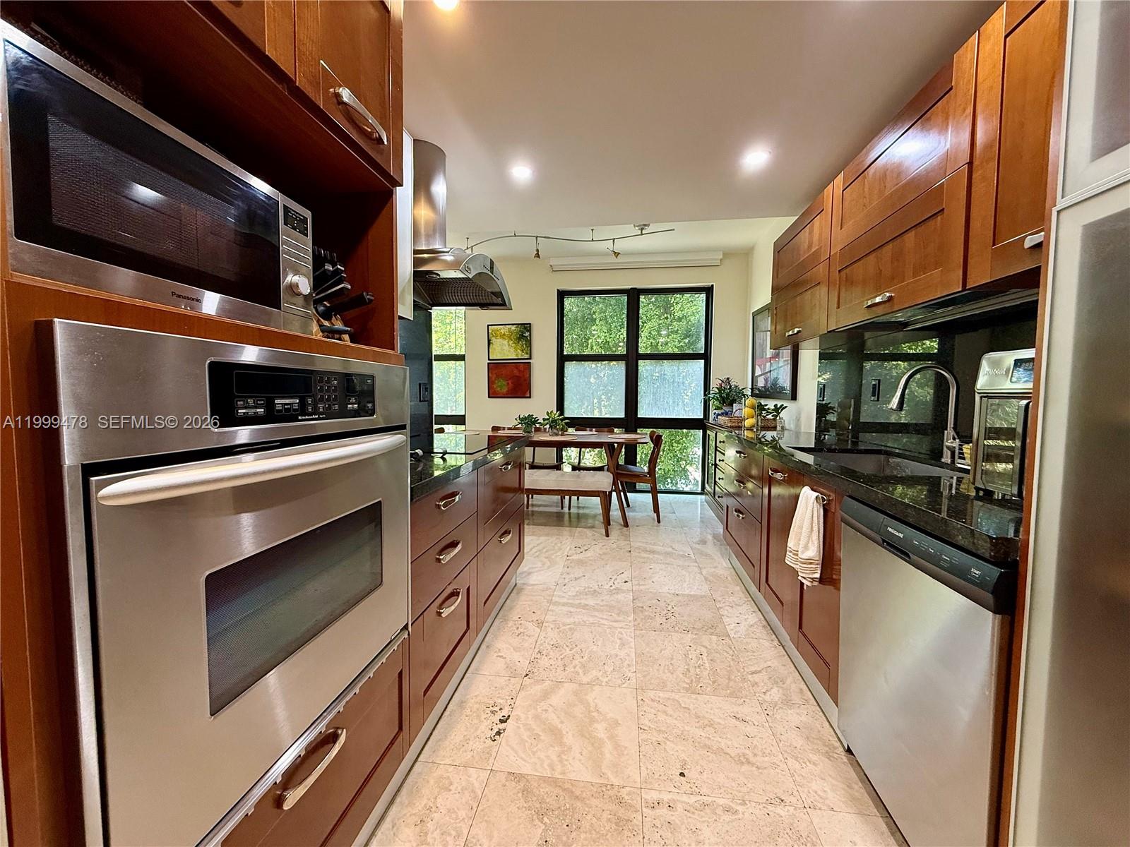 1121 Crandon Blvd #E107, Key Biscayne FL 33149